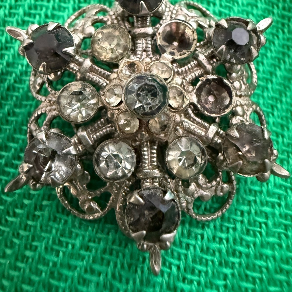 Vintage Rhinestone Crystal Collection Brooch Set - Picture 4 of 7